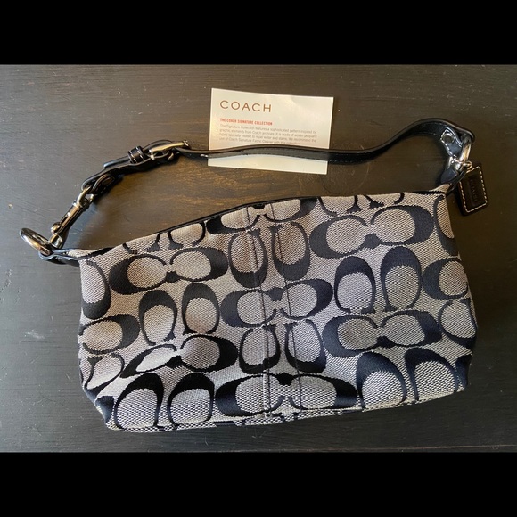 Coach Handbags - Signature Coach bag